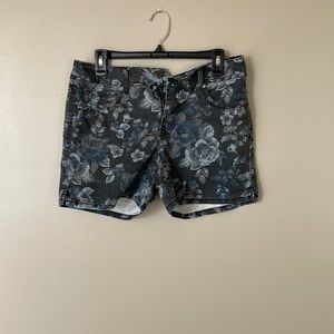Floral short